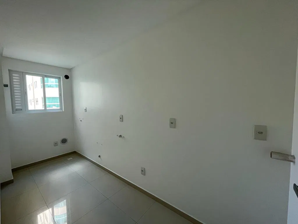 Apartamento no Edifício Lorena Cristina em Balneário Camboriú - foto 6