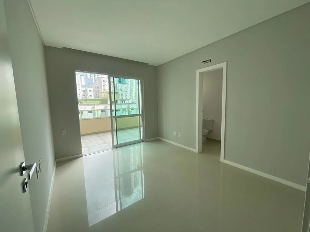 Apartamento no Edifício Lorena Cristina em Balneário Camboriú - foto 8