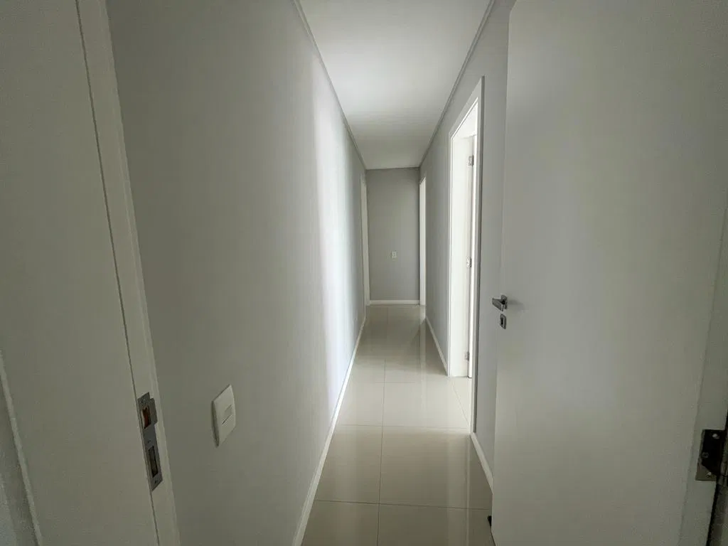 Apartamento no Edifício Lorena Cristina em Balneário Camboriú - foto 9