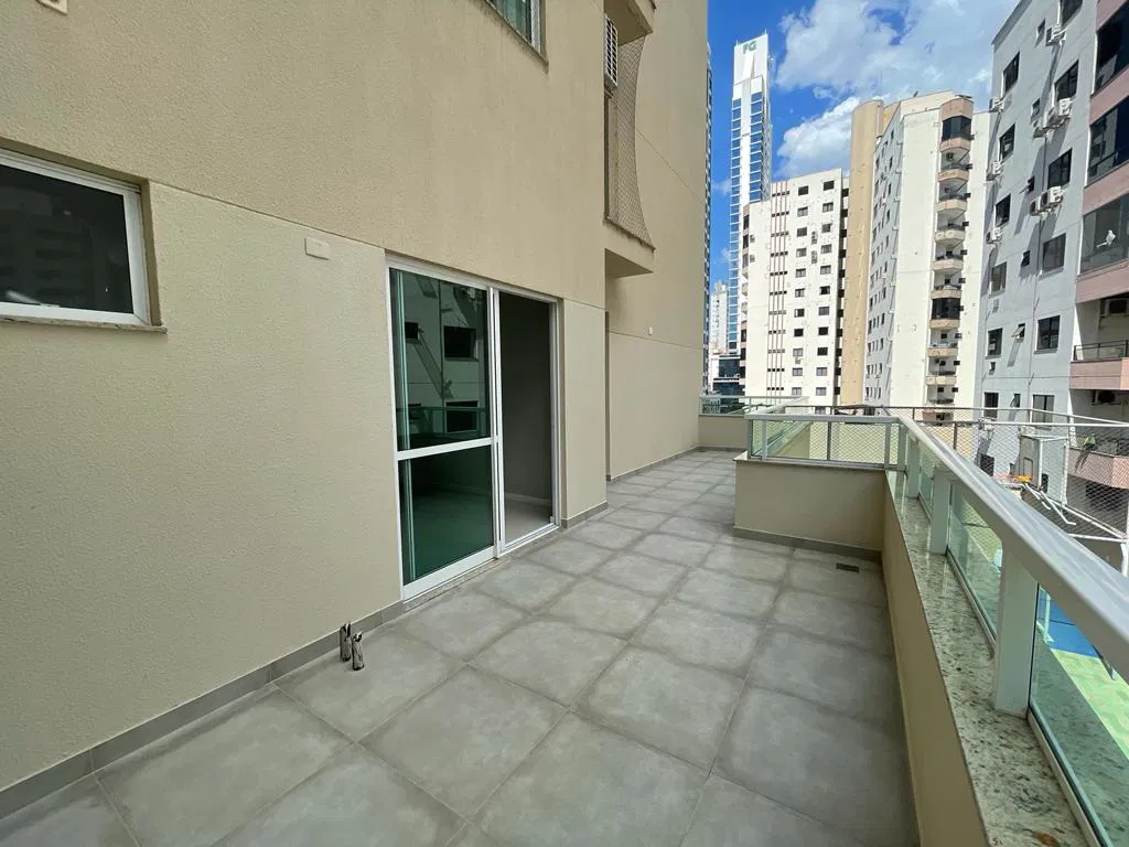 Apartamento no Edifício Lorena Cristina em Balneário Camboriú - foto 11