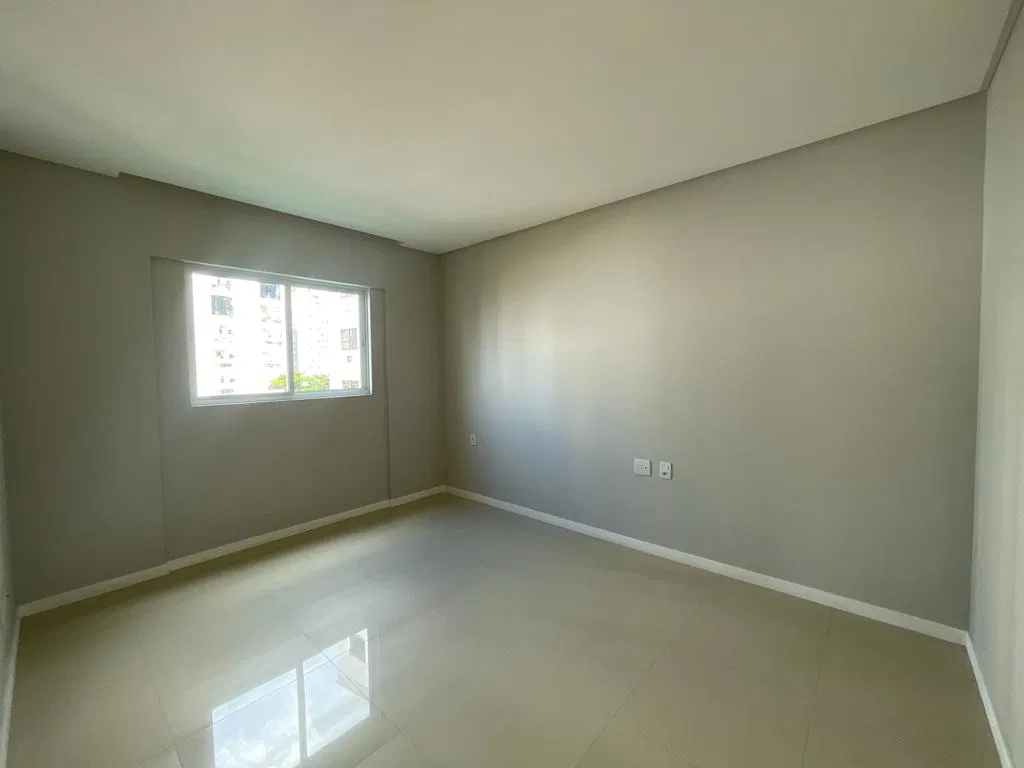 Apartamento no Edifício Lorena Cristina em Balneário Camboriú - foto 13