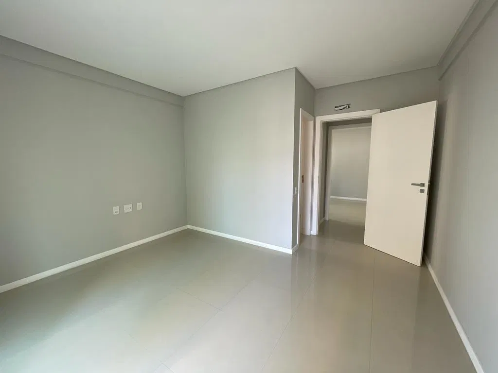 Apartamento no Edifício Lorena Cristina em Balneário Camboriú - foto 16