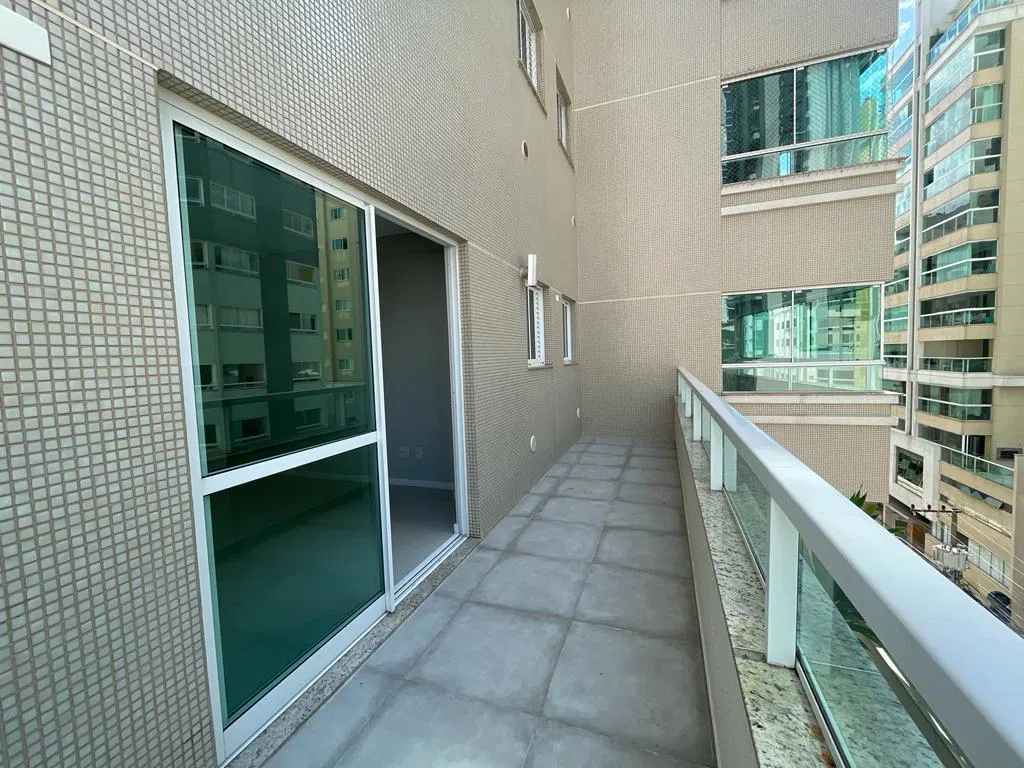 Apartamento no Edifício Lorena Cristina em Balneário Camboriú - foto 17