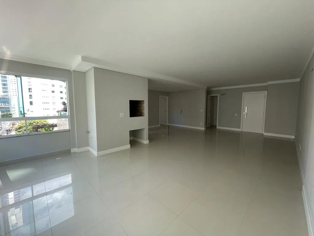 Apartamento no Edifício Lorena Cristina em Balneário Camboriú - foto 20
