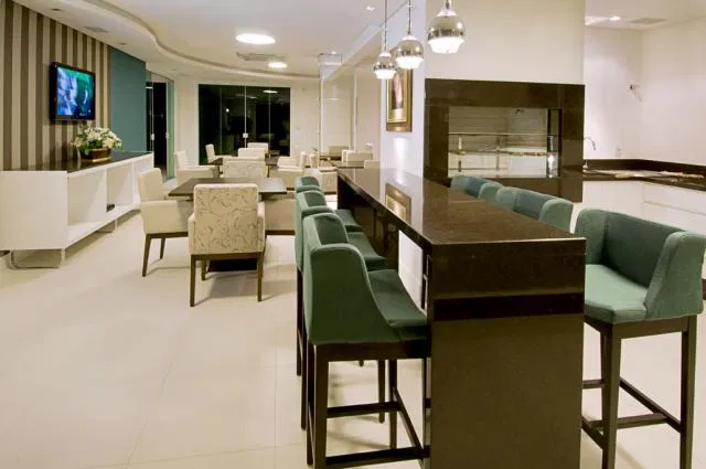 Apartamento no Edifício Lorena Cristina em Balneário Camboriú - foto 25