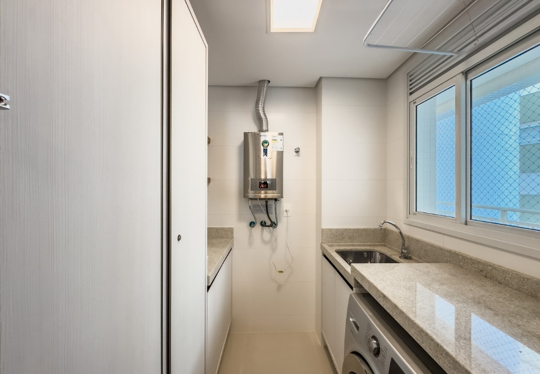 Apartamento no Edifício Amores da Brava na Praia Brava - foto 14