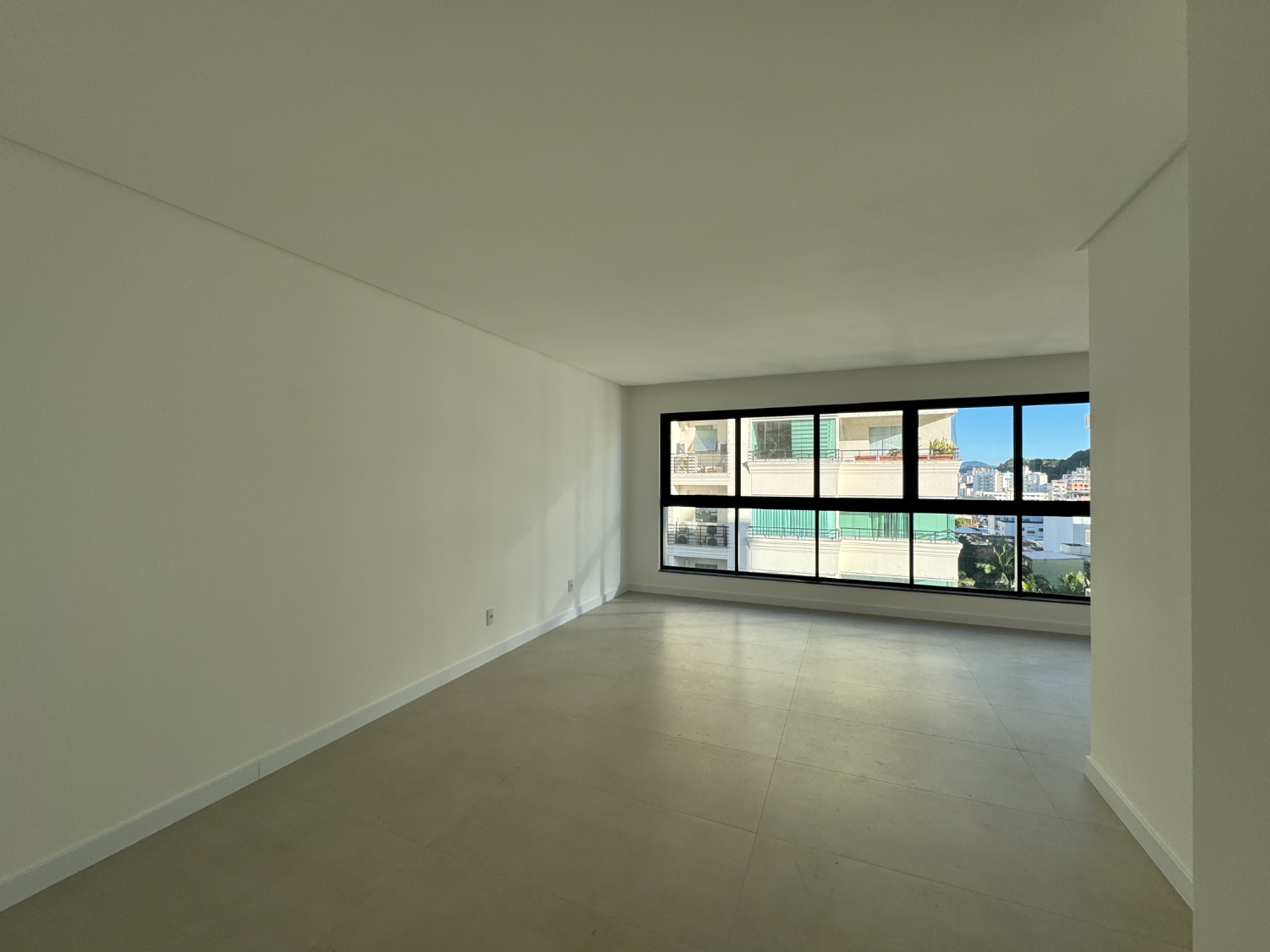 Apartamento no Edifício Tierra Del Sol em Balneário Camboriú - foto 2