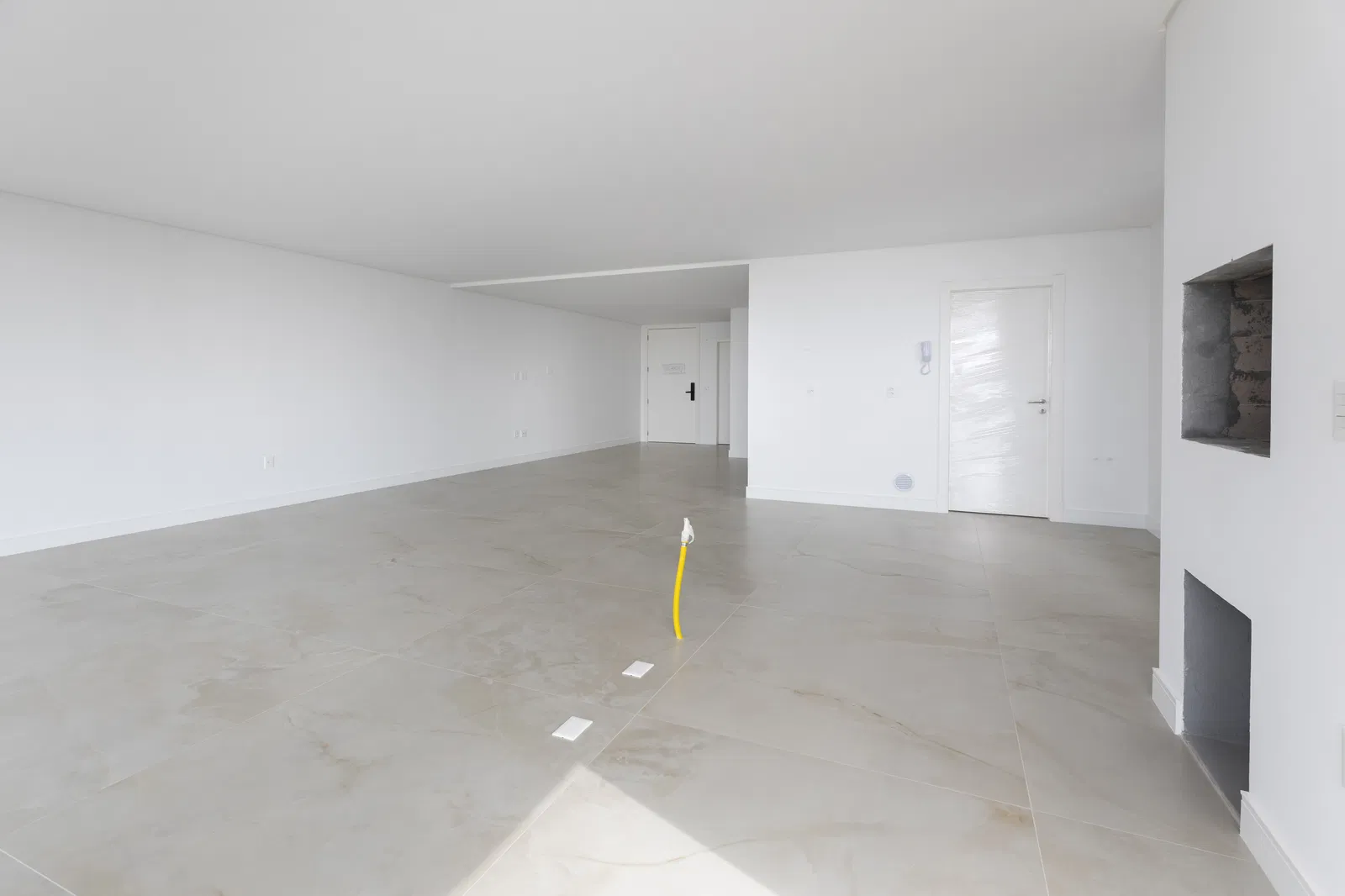 Apartamento no Edifício Le Blanc na Praia Brava - foto 6