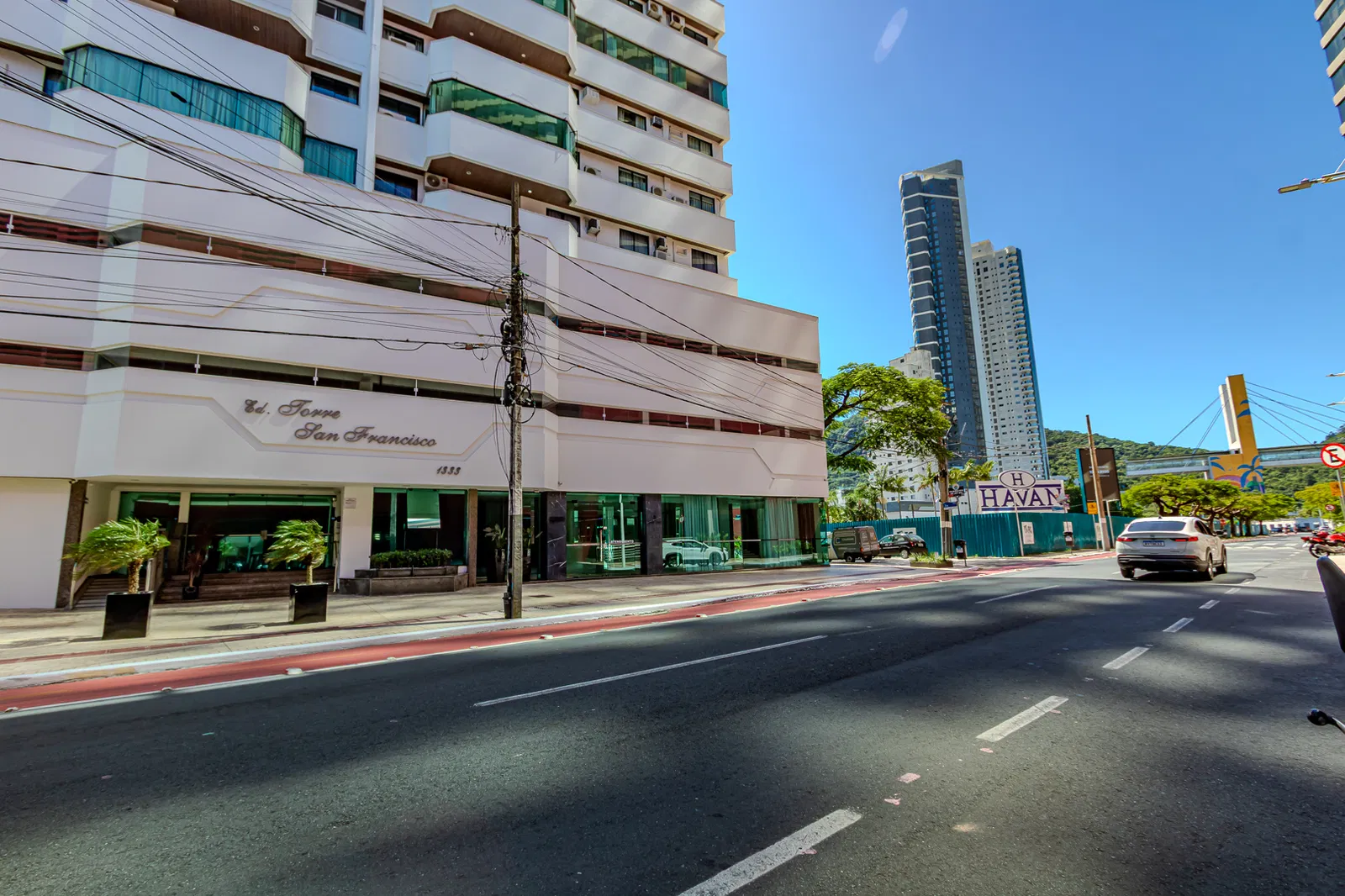 Apartamento no Edifício Torre de São Francisco em Balneário Camboriú - foto 2