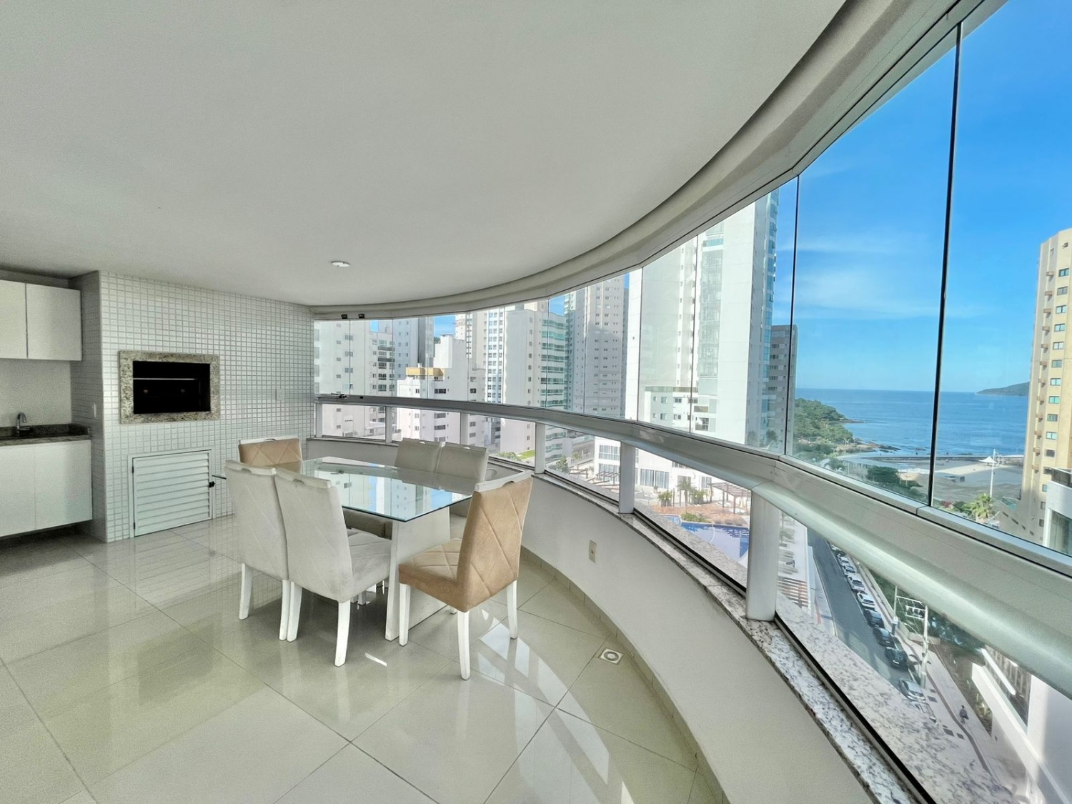 Apartamento no Edifício Torre de Málaga em Balneário Camboriú