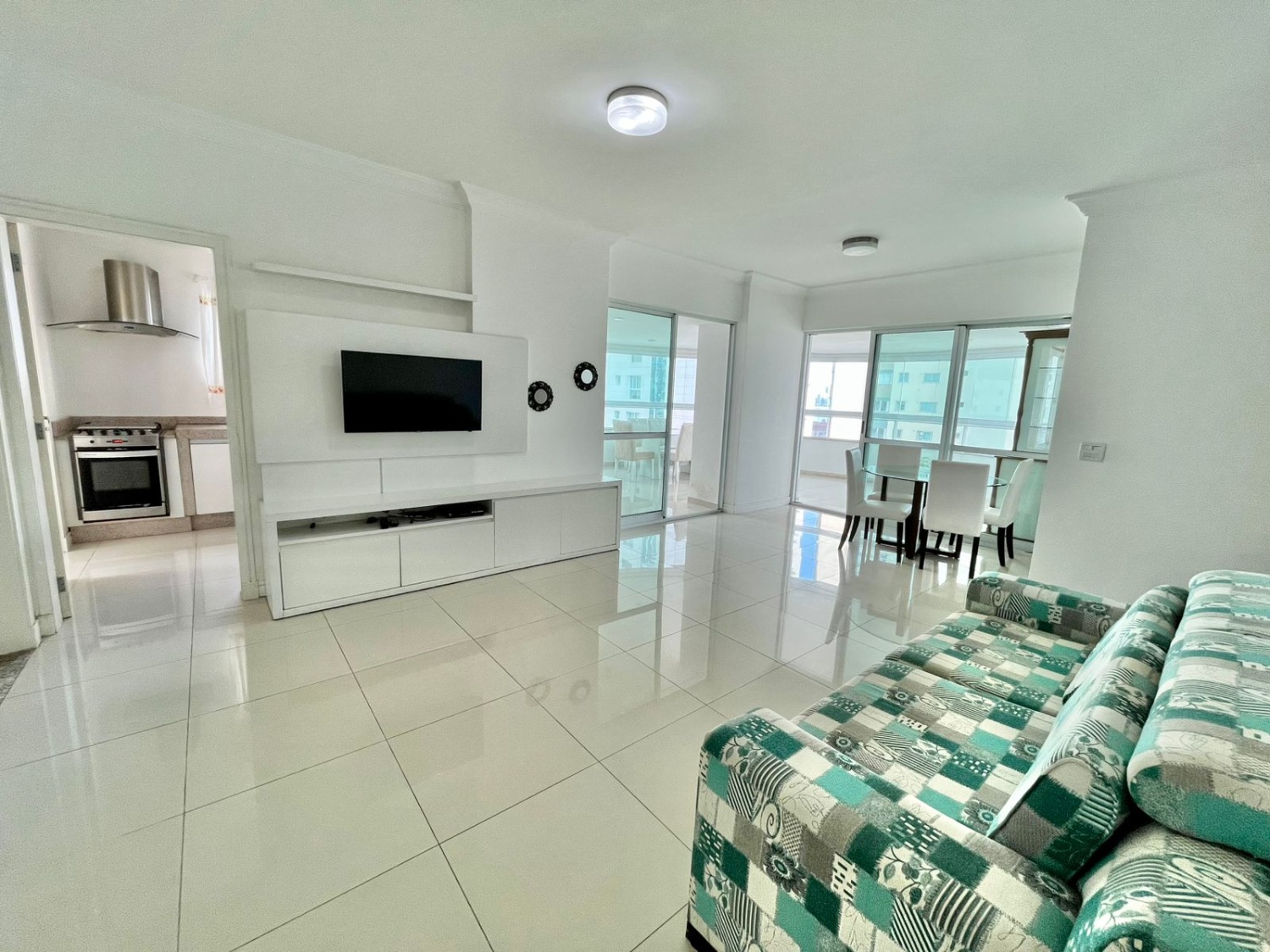Apartamento no Edifício Torre de Málaga em Balneário Camboriú - foto 4