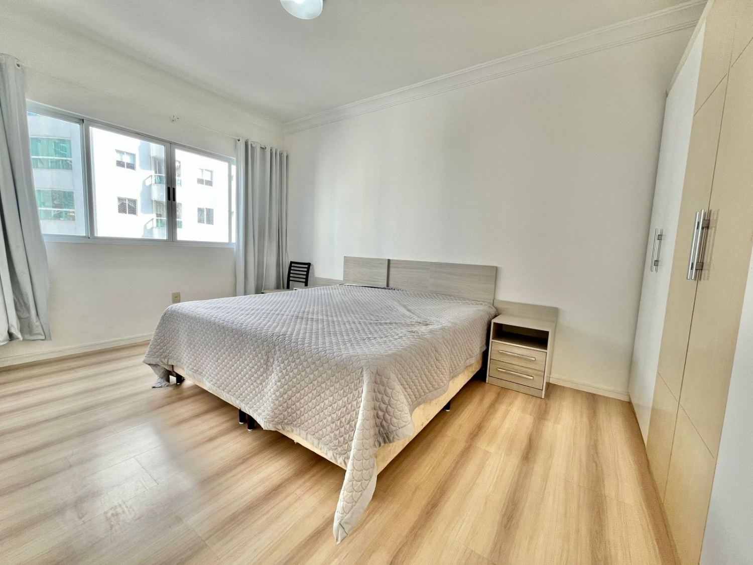 Apartamento no Edifício Torre de Málaga em Balneário Camboriú - foto 11