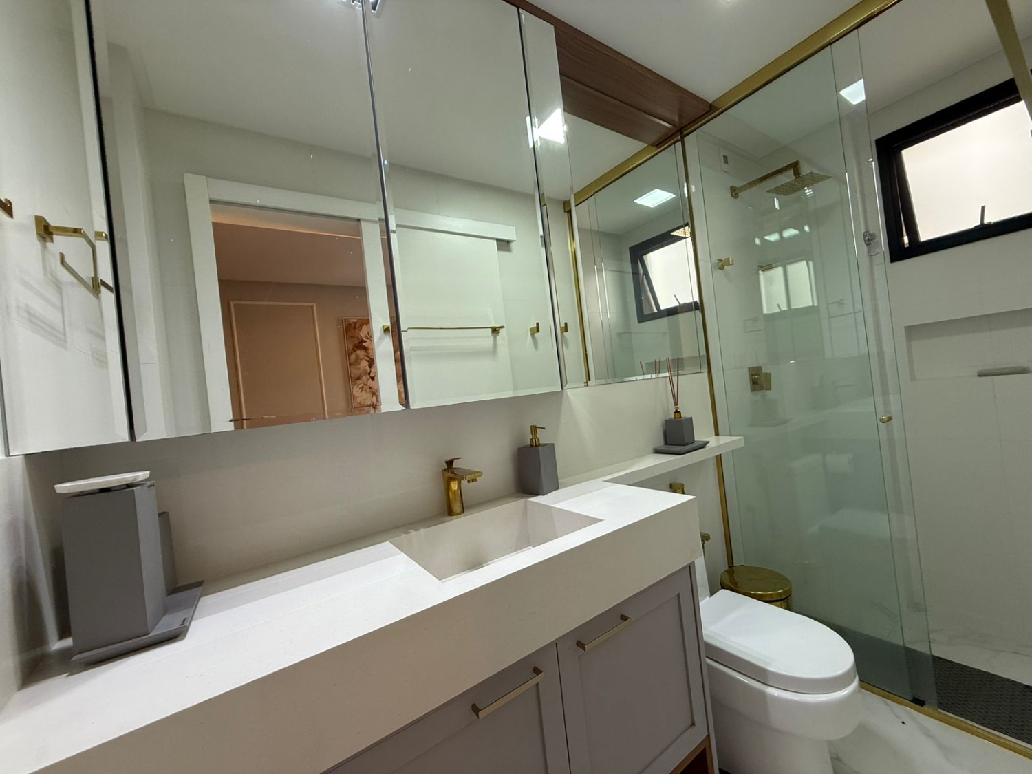 Apartamento no Edifício Black Piano em Itapema - foto 16