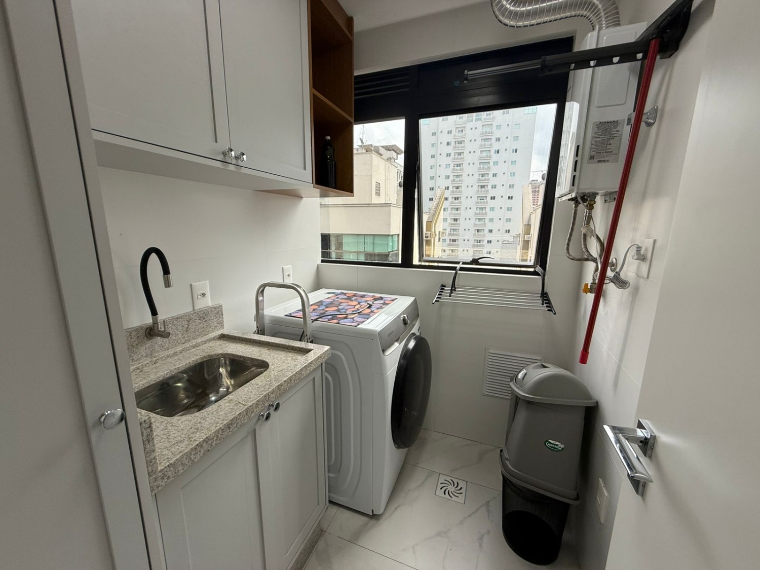 Apartamento no Edifício Black Piano em Itapema - foto 22