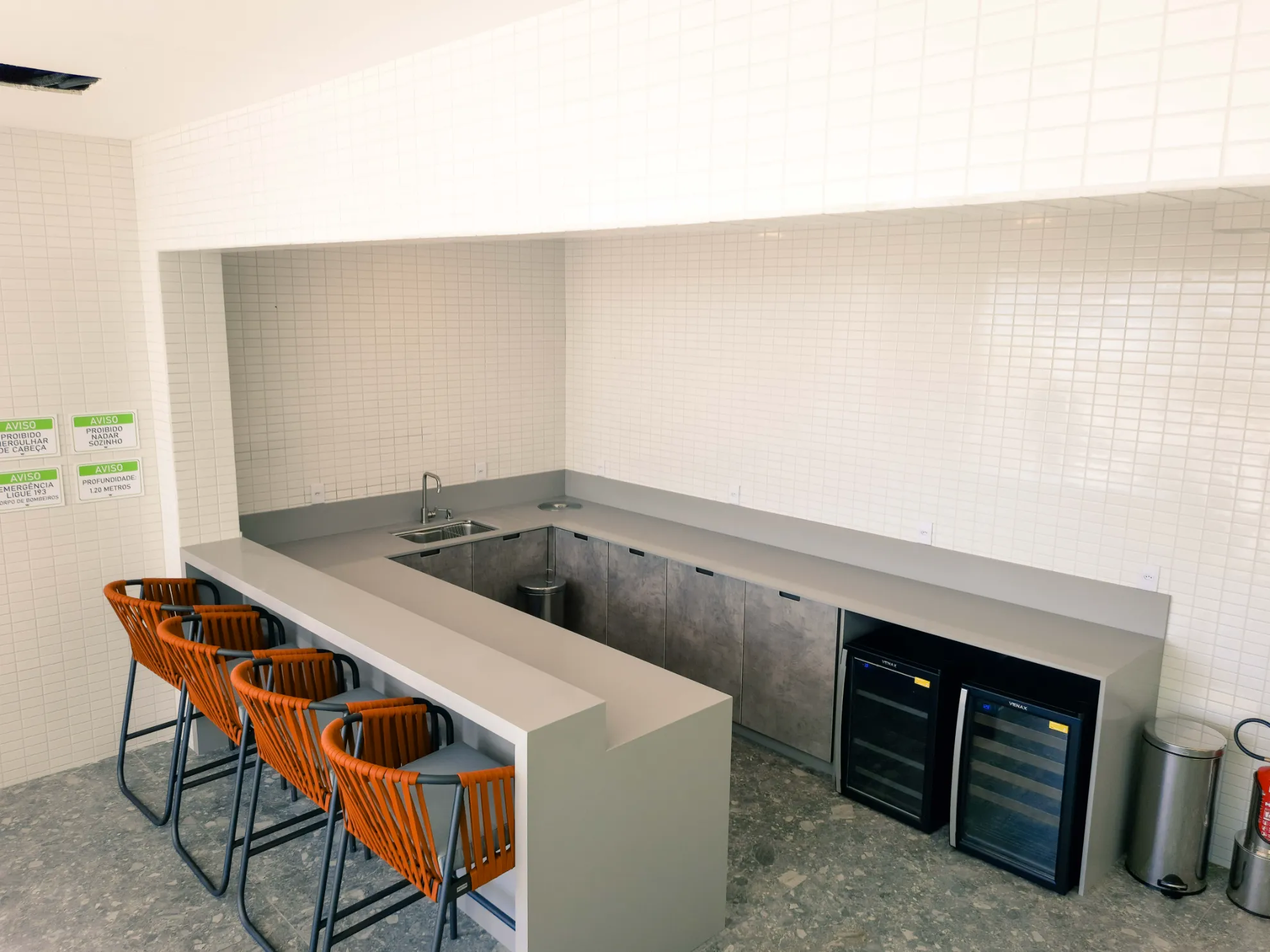 Apartamento no Edifício Albamar Meia Praia em Itapema - foto 9