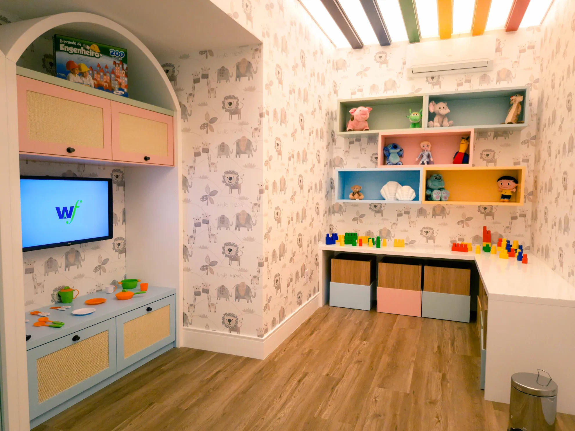 Apartamento no Edifício Albamar Meia Praia em Itapema - foto 13