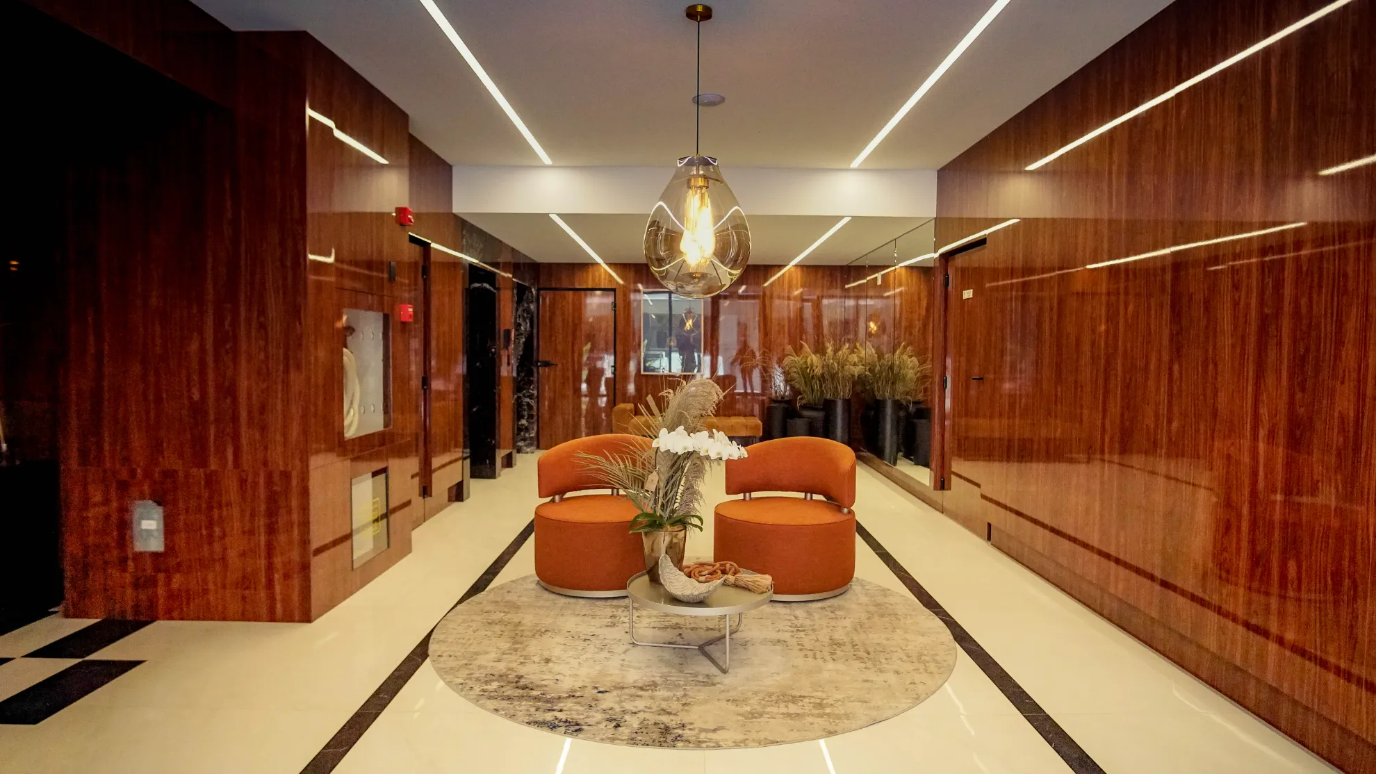 Apartamento no Edifício Albamar Meia Praia em Itapema - foto 15