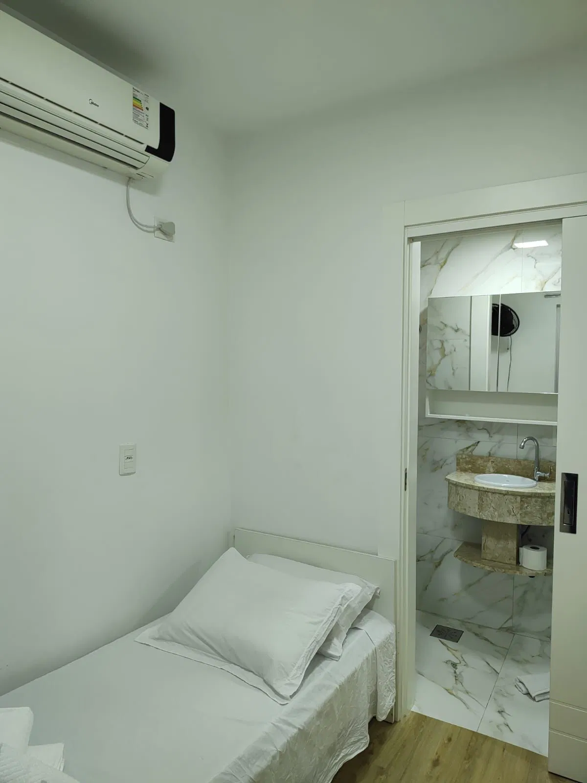 Apartamento no Edifício Madrid Residence em Balneário Camboriú - foto 11