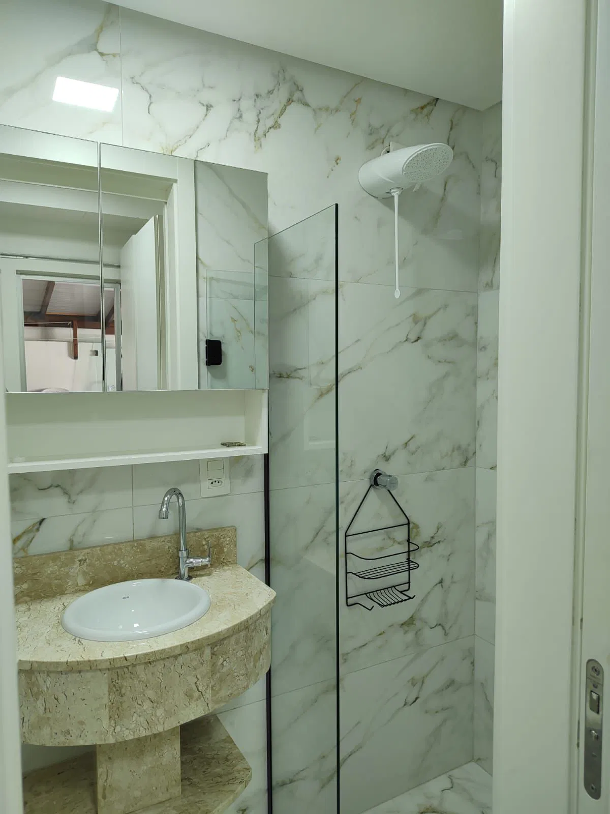 Apartamento no Edifício Madrid Residence em Balneário Camboriú - foto 12