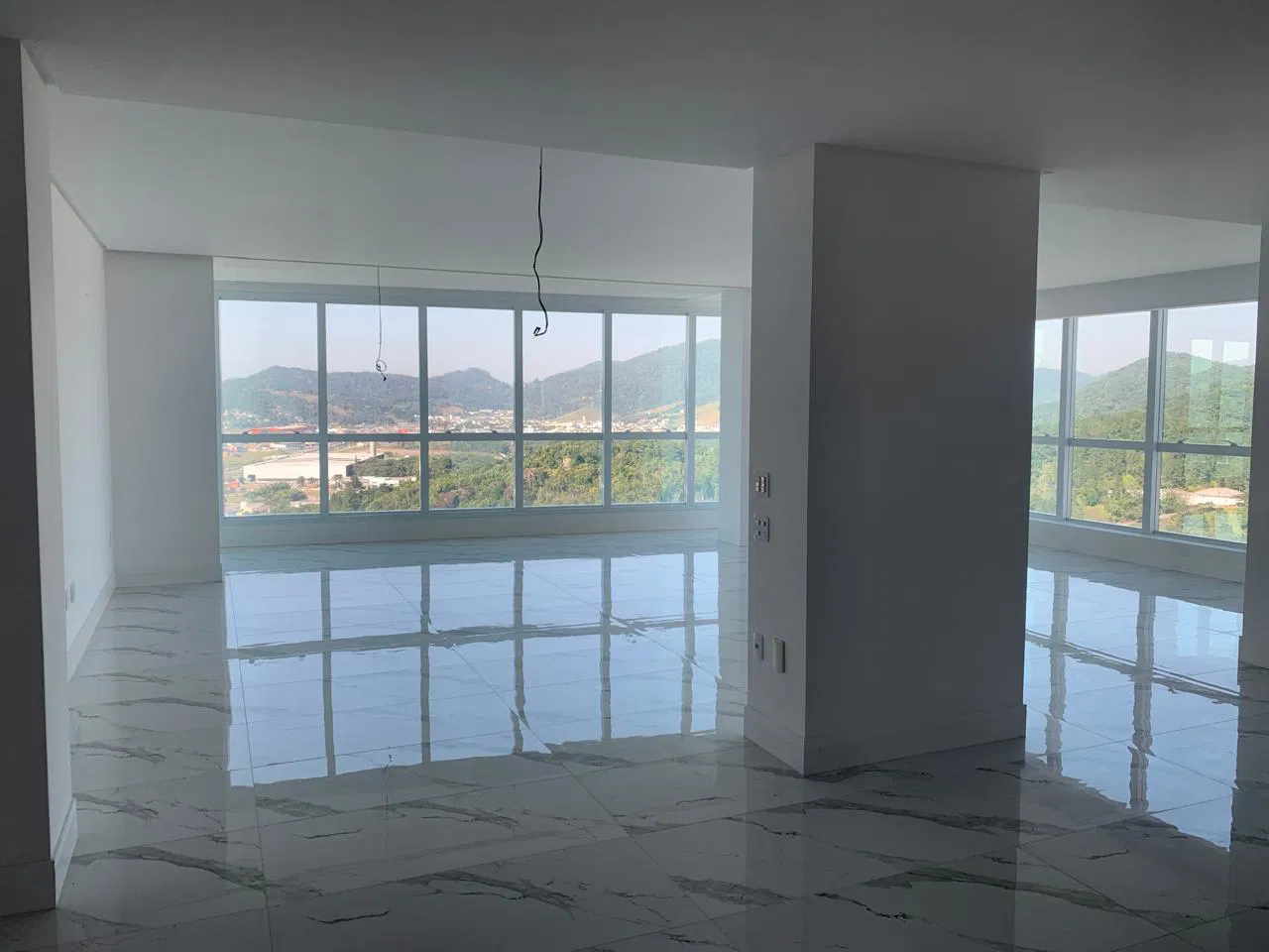 Apartamento no Ed. Marina Beach na Barra Sul de Balneário Camboriú - foto 4