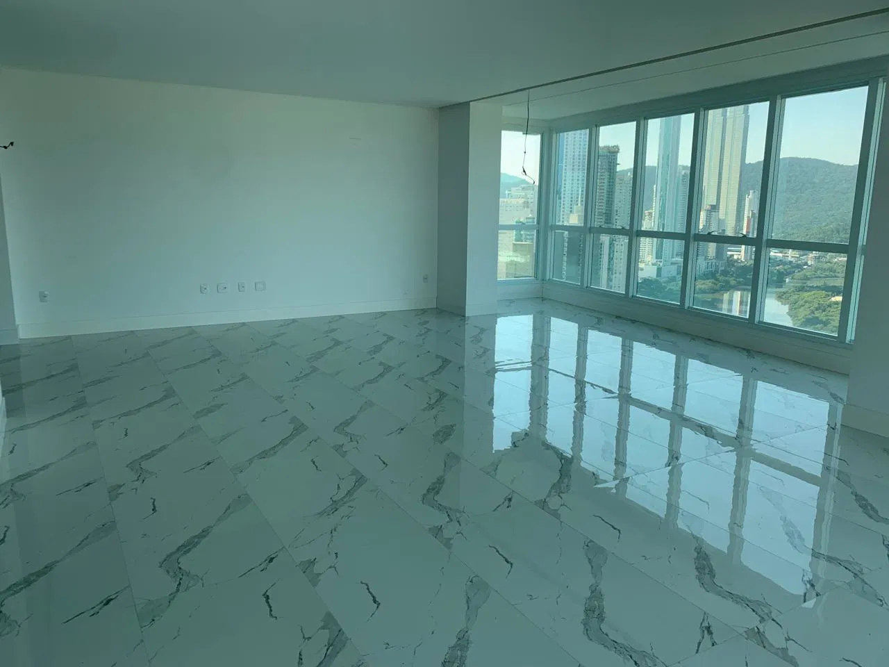 Apartamento no Ed. Marina Beach na Barra Sul de Balneário Camboriú - foto 7