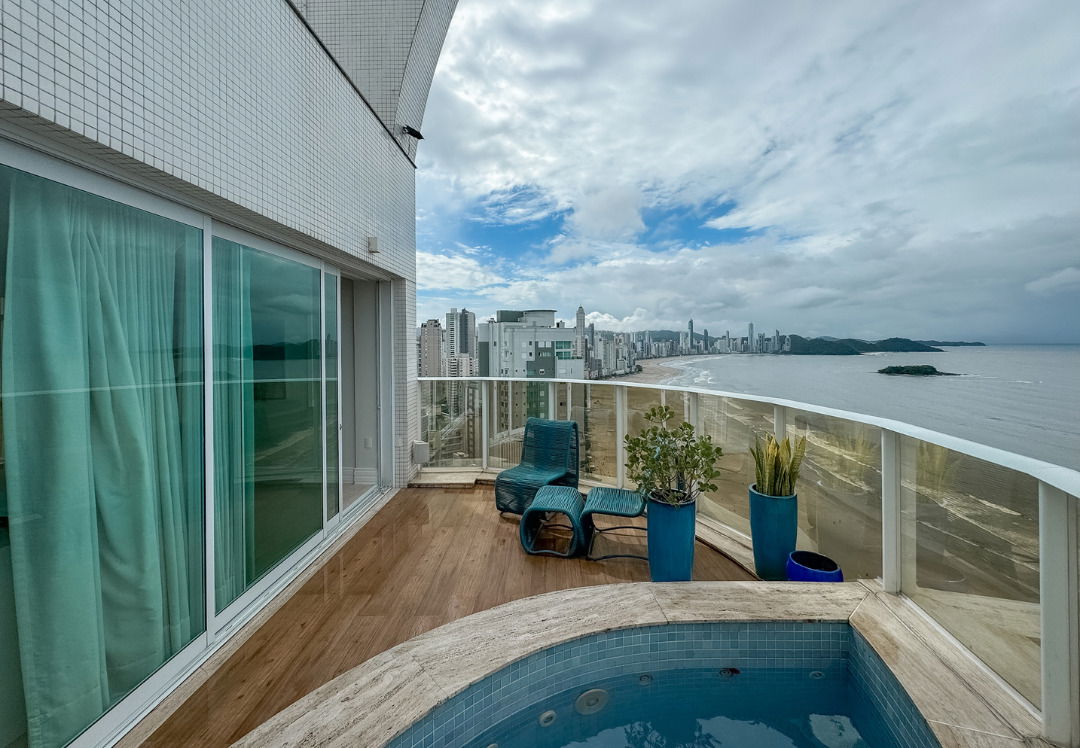 Cobertura Duplex no Ed. Gran Felicitá em Balneário Camboriú