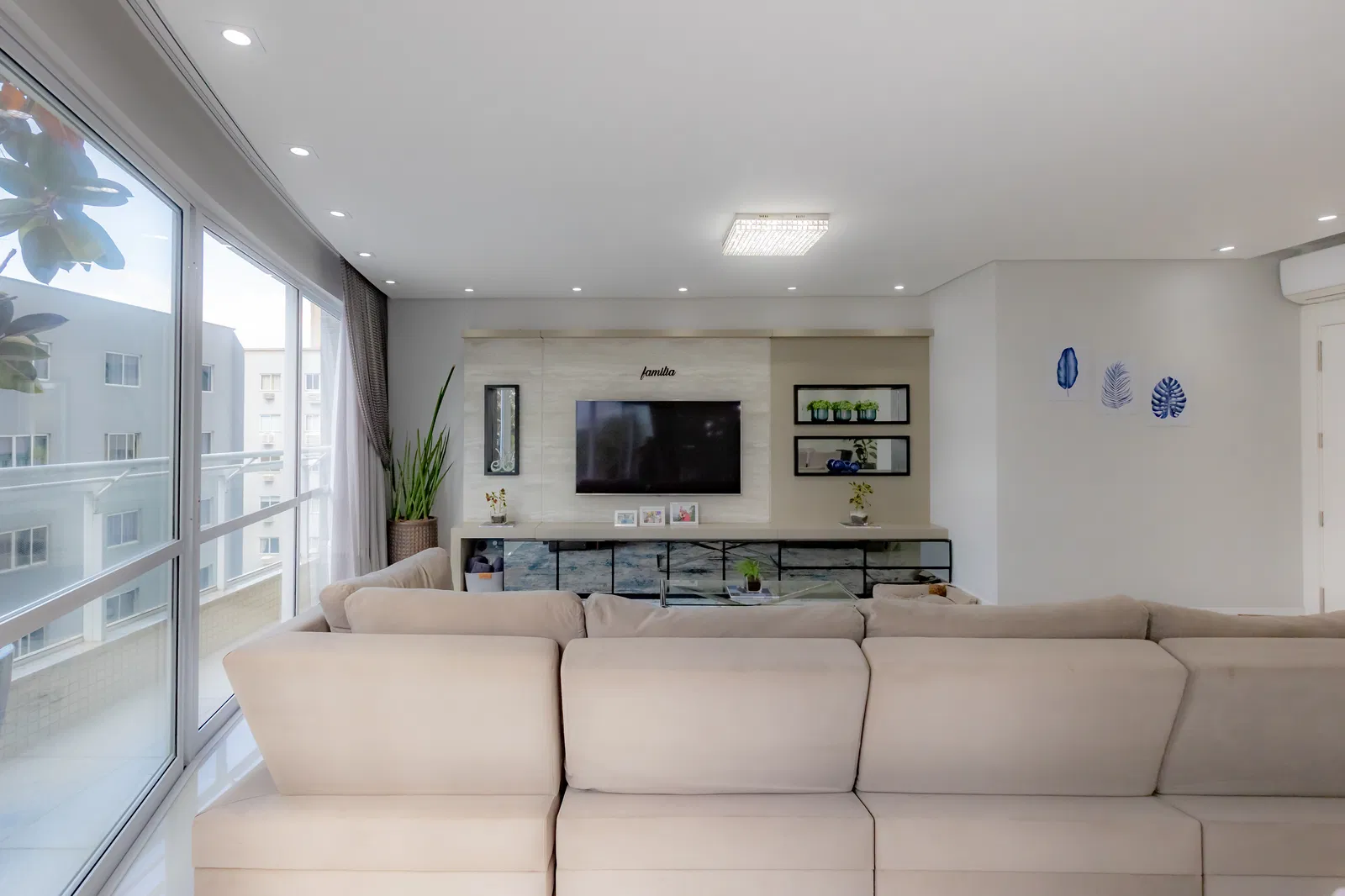 Apartamento no Edifício Royal Garden em Balneário Camboriú - foto 3