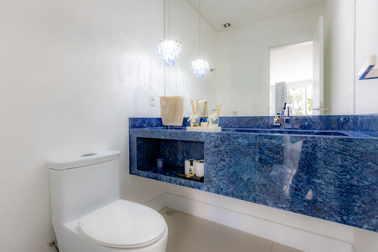Apartamento no Edifício Royal Garden em Balneário Camboriú - foto 10