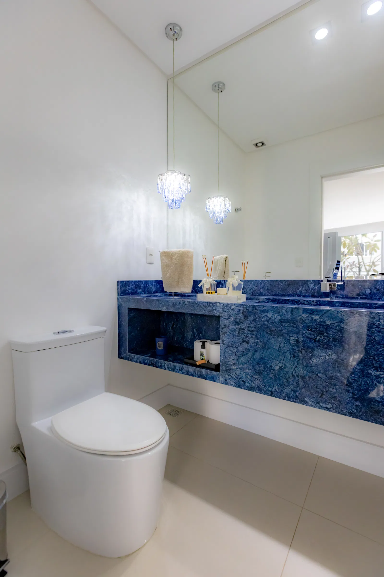 Apartamento no Edifício Royal Garden em Balneário Camboriú - foto 11