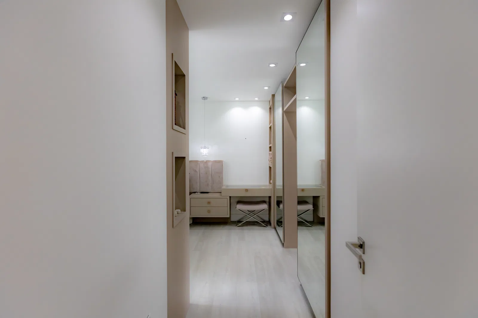 Apartamento no Edifício Royal Garden em Balneário Camboriú - foto 23