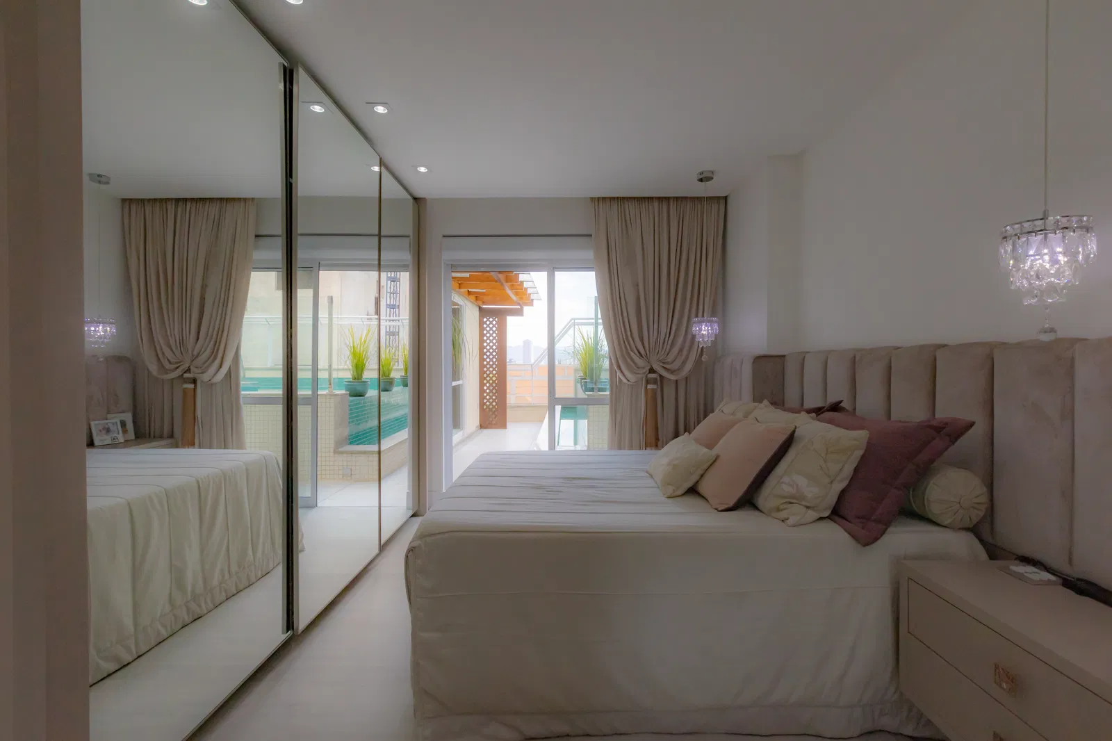 Apartamento no Edifício Royal Garden em Balneário Camboriú - foto 25