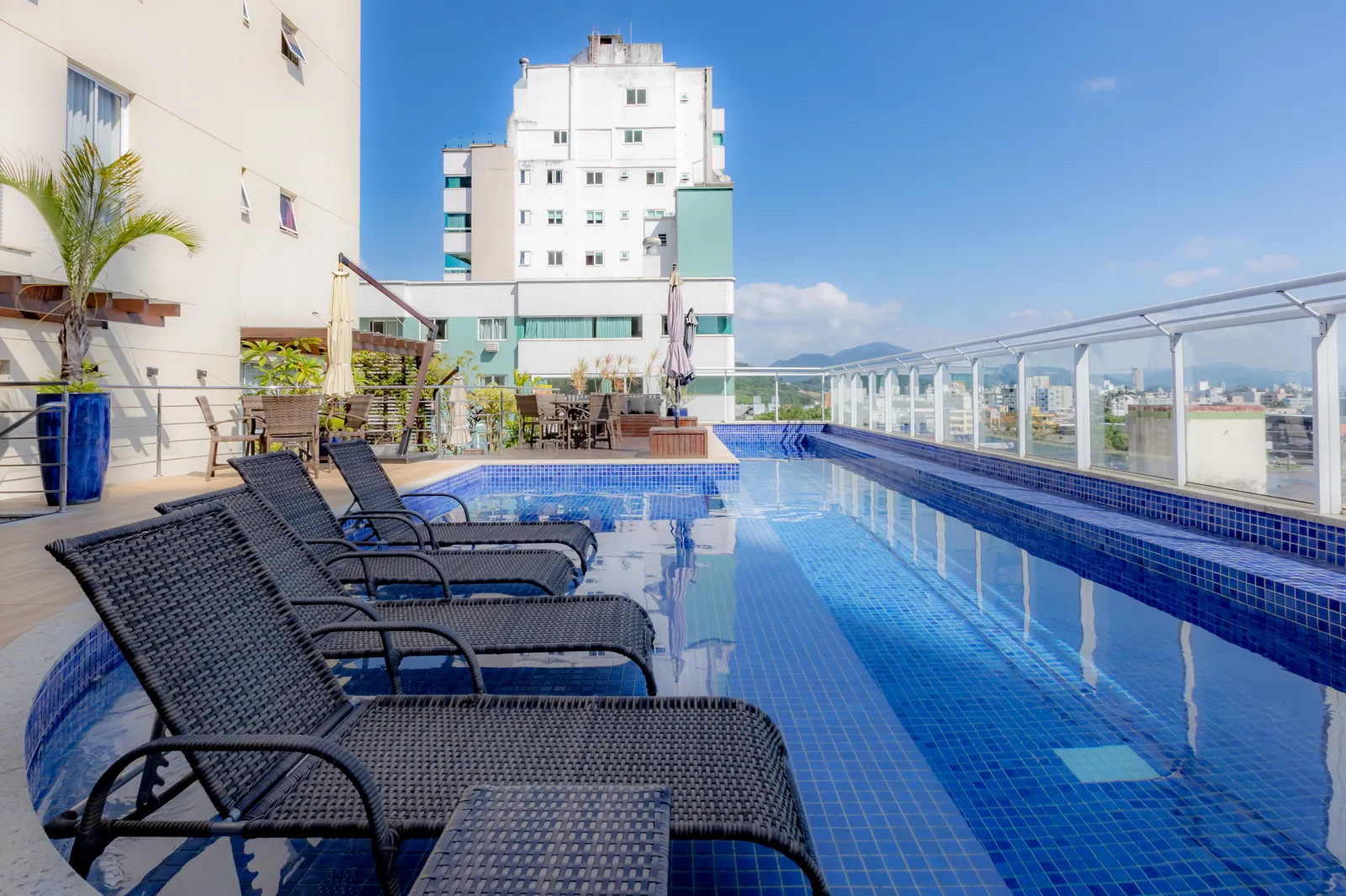 Apartamento no Edifício Royal Garden em Balneário Camboriú - foto 30