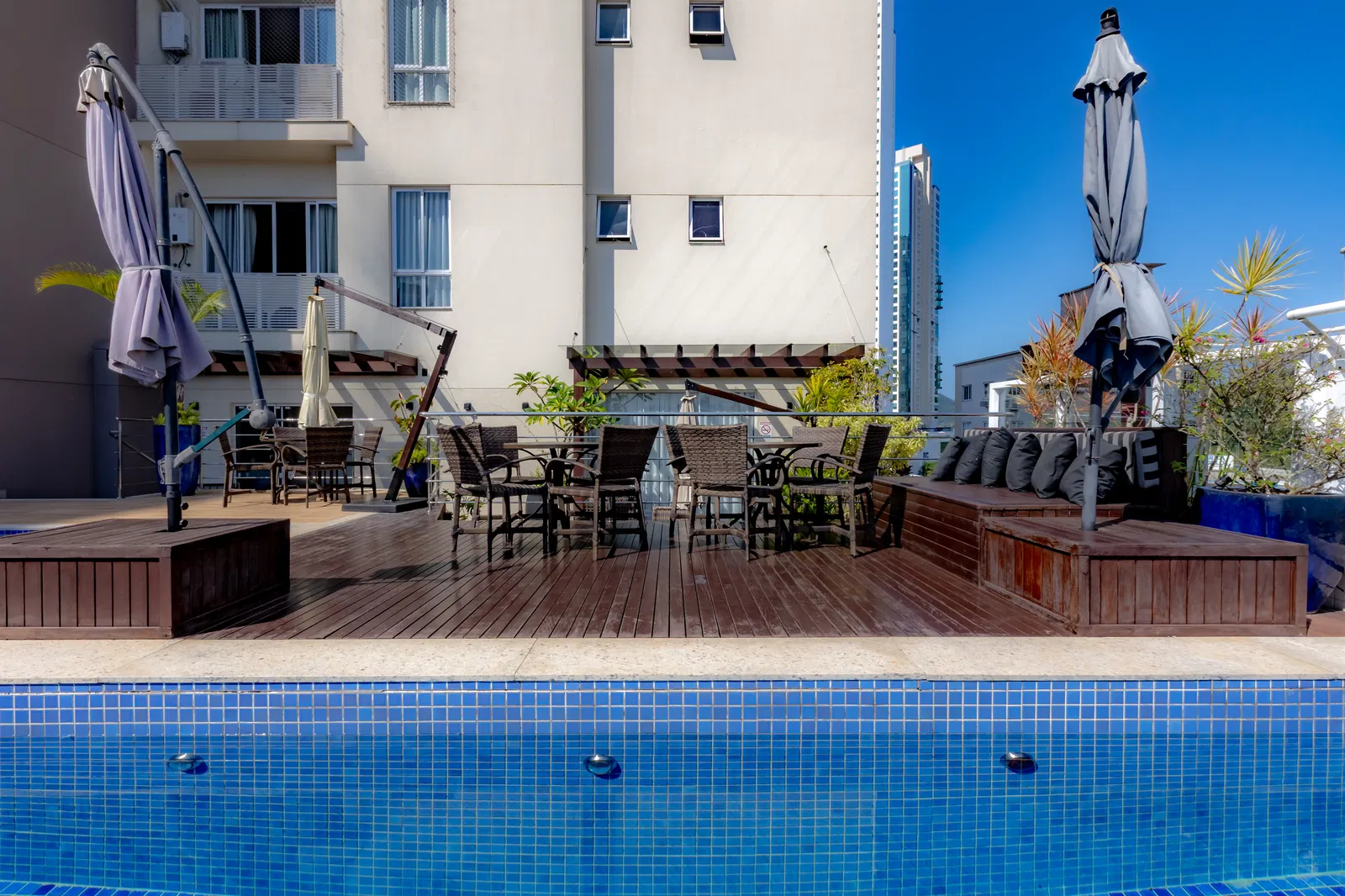 Apartamento no Edifício Royal Garden em Balneário Camboriú - foto 32