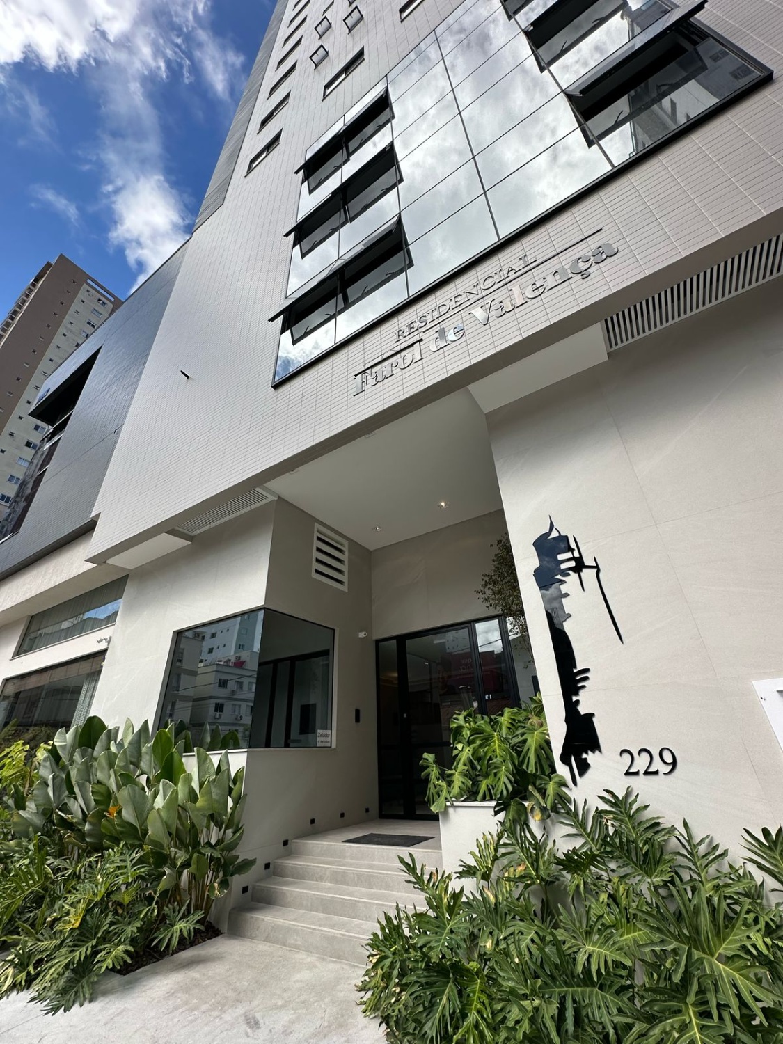 Apartamento à venda no Edifício Farol de Valença no Centro de Balneário Camboriú - foto 3