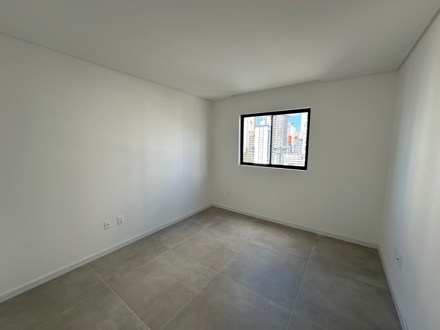 Apartamento à venda no Edifício Farol de Valença no Centro de Balneário Camboriú - foto 9