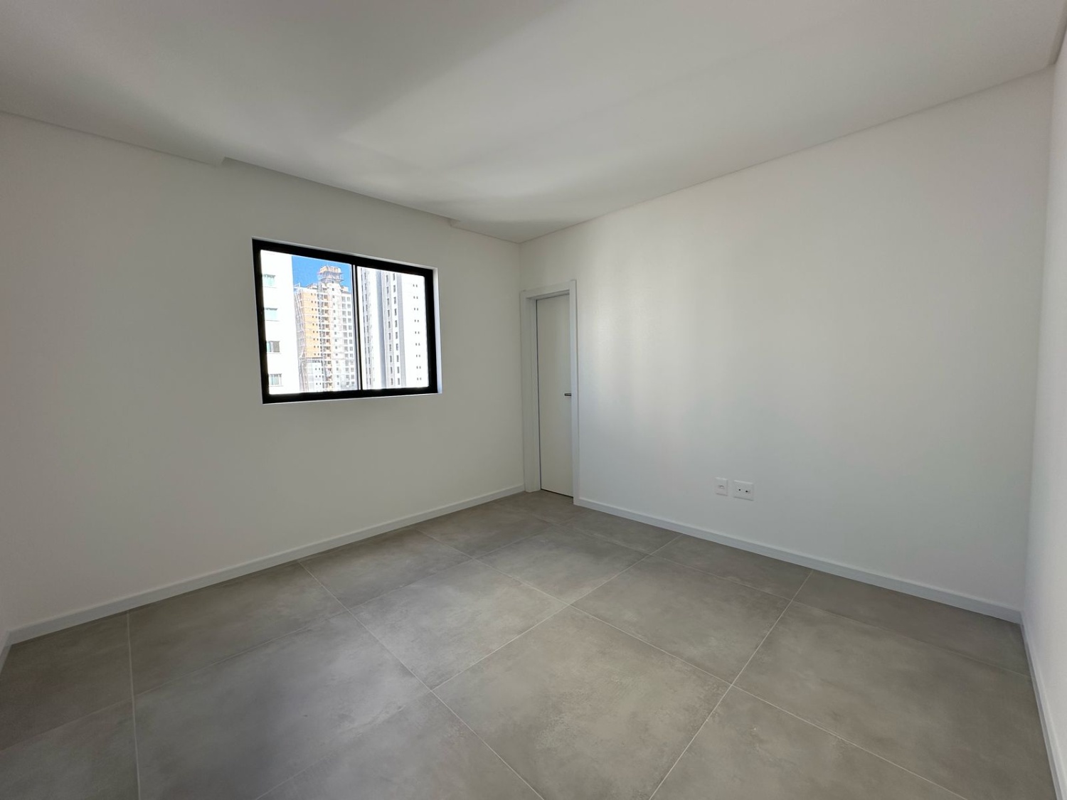 Apartamento à venda no Edifício Farol de Valença no Centro de Balneário Camboriú - foto 12