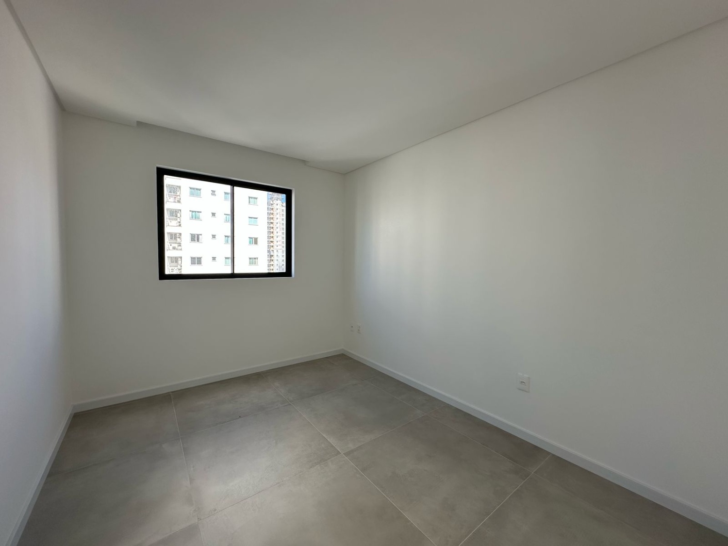 Apartamento à venda no Edifício Farol de Valença no Centro de Balneário Camboriú - foto 14
