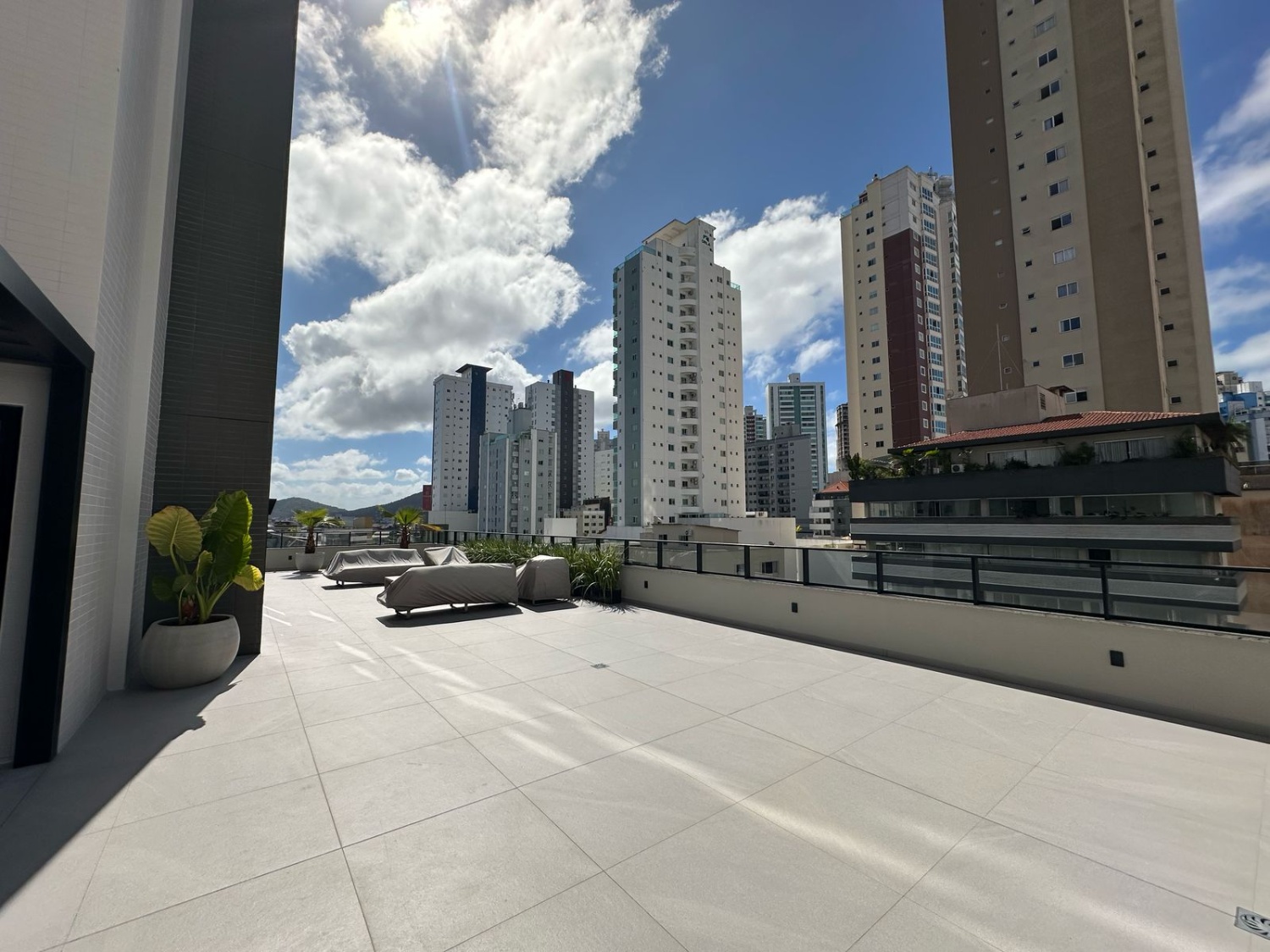 Apartamento à venda no Edifício Farol de Valença no Centro de Balneário Camboriú - foto 24