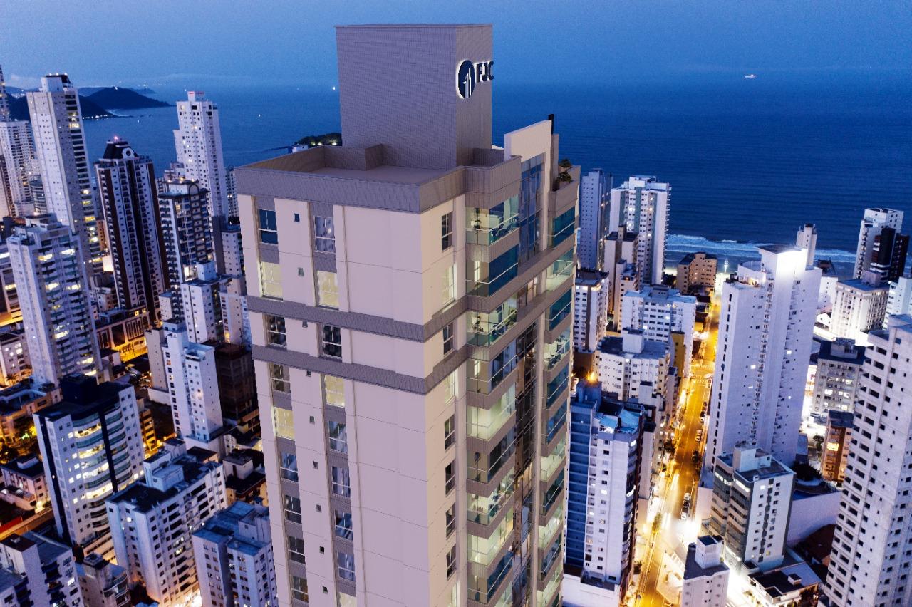 Apartamento no Ed. Opera Tower em Balneário Camboriú - foto 2
