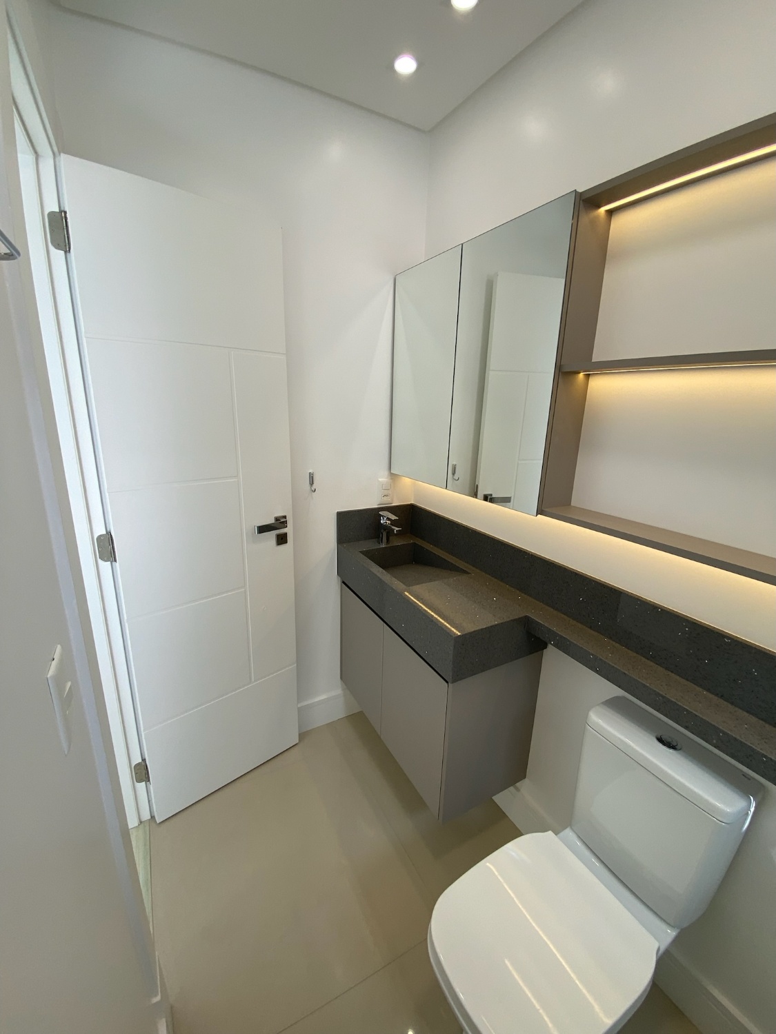 Apartamento no Edifício San Carlo Residence em Balneário Camboriú - foto 31