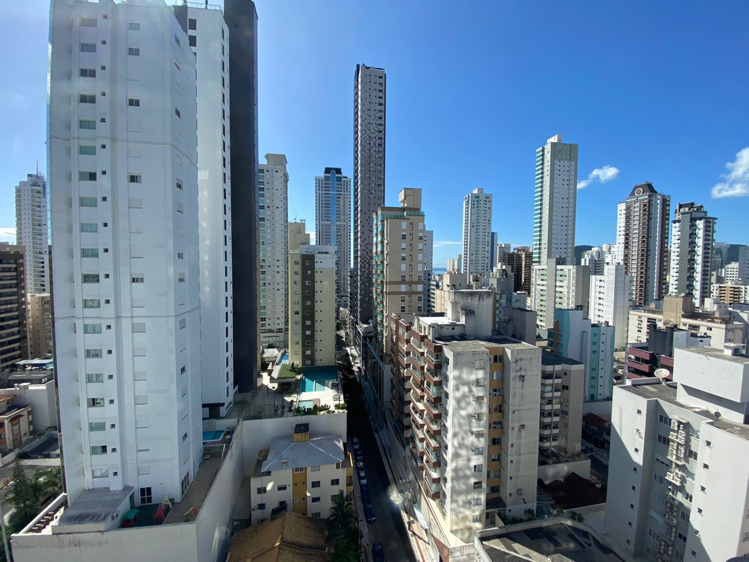 Apartamento no Edifício Torre de Mallorca em Balneário Camboriú - foto 9