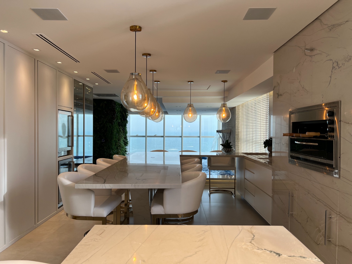 Apartamento no Edifício Millennium Palace em Balneário Camboriú - foto 7