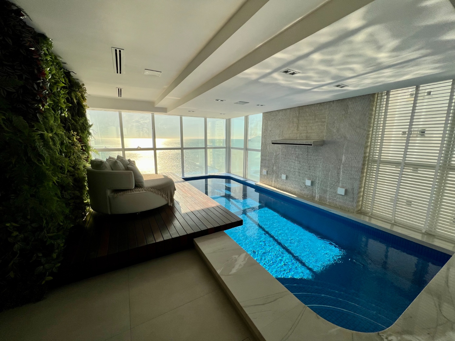 Apartamento no Edifício Millennium Palace em Balneário Camboriú - foto 18