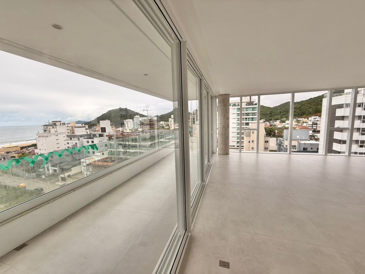 Apartamento no Edifício Riva na Praia Brava - foto 2