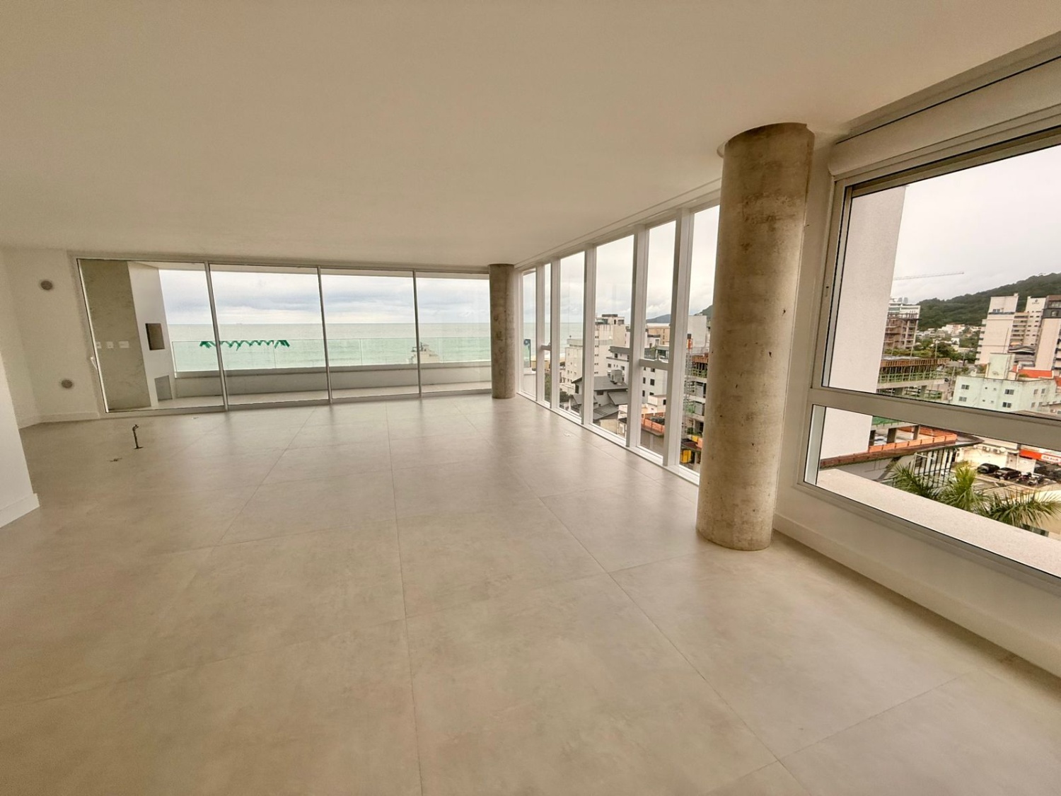 Apartamento no Edifício Riva na Praia Brava - foto 3