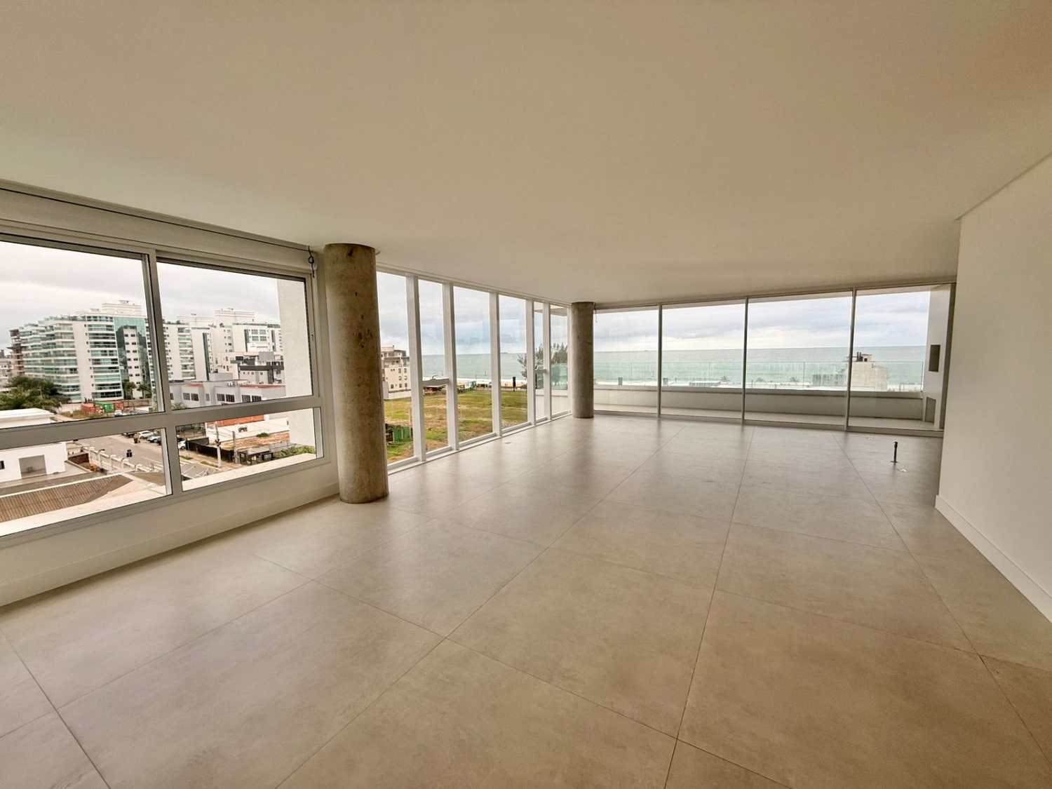 Apartamento no Edifício Riva na Praia Brava em Itajaí