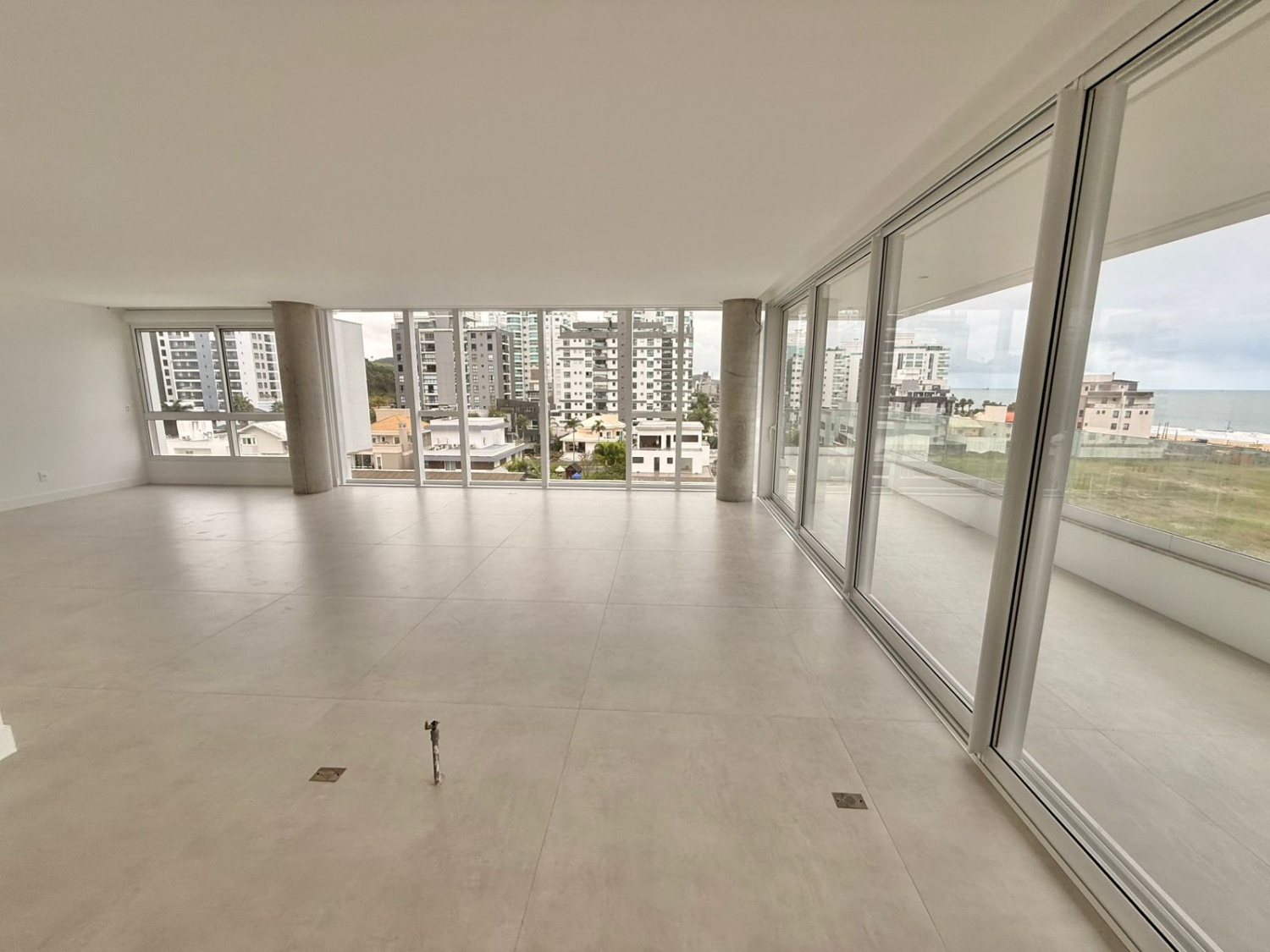 Apartamento no Edifício Riva na Praia Brava em Itajaí