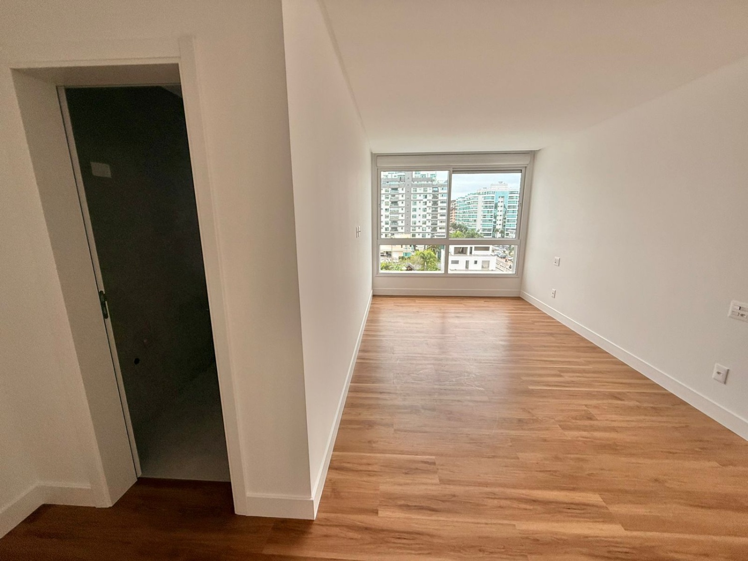 Apartamento no Edifício Riva na Praia Brava em Itajaí