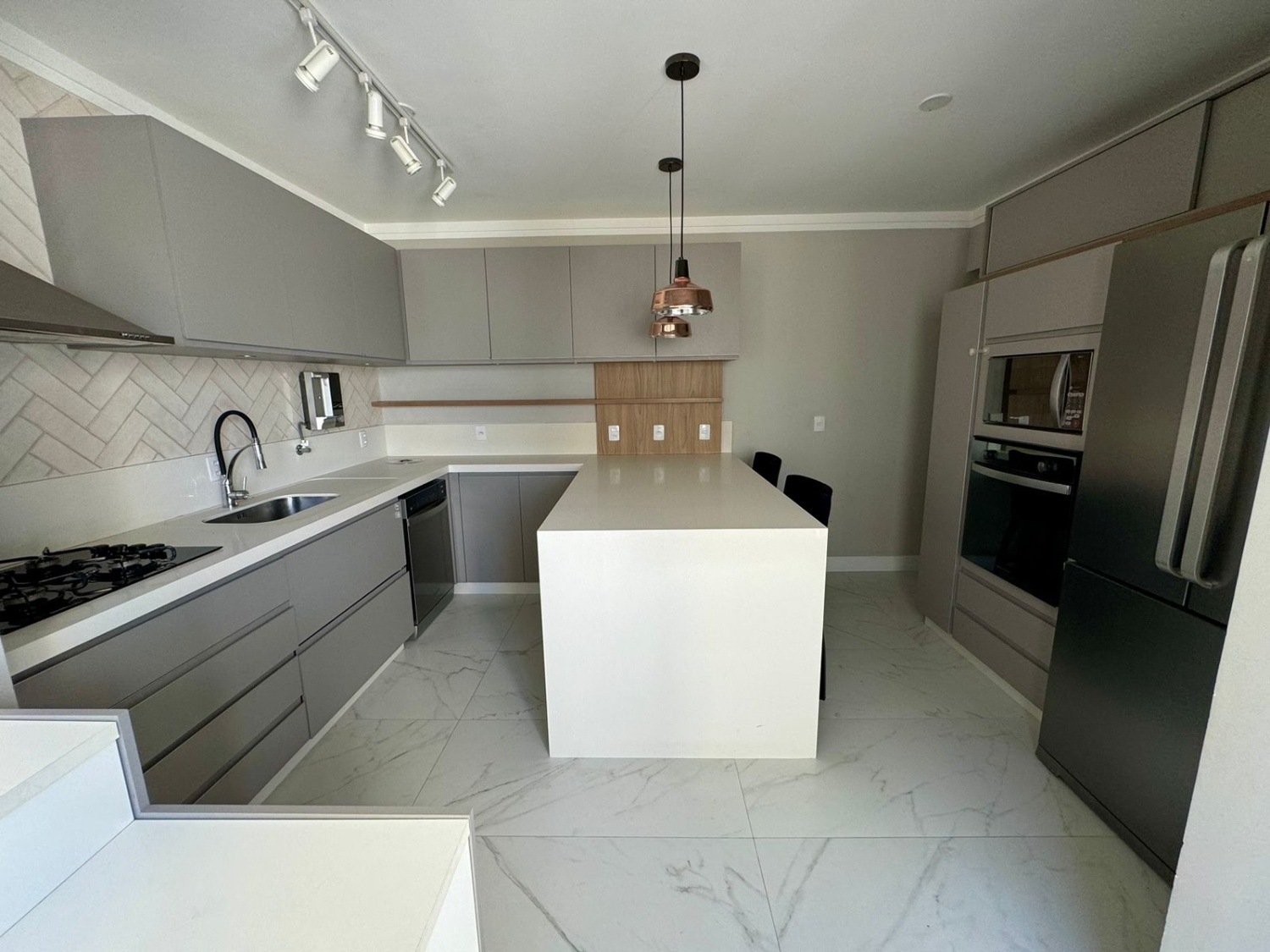 Apartamento no Edifício Emmanuel Residence em Balneário Camboriú - foto 3