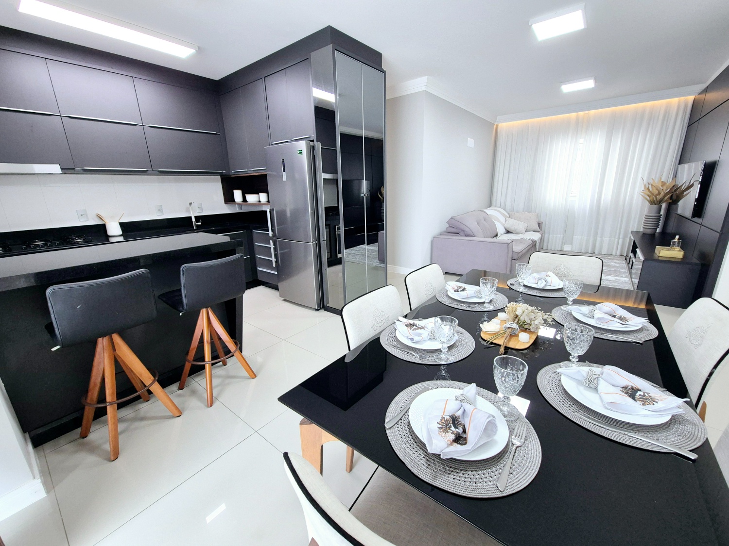 Apartamento no Edifício Puerto Chicama no Centro de Balneário Camboriú - foto 2